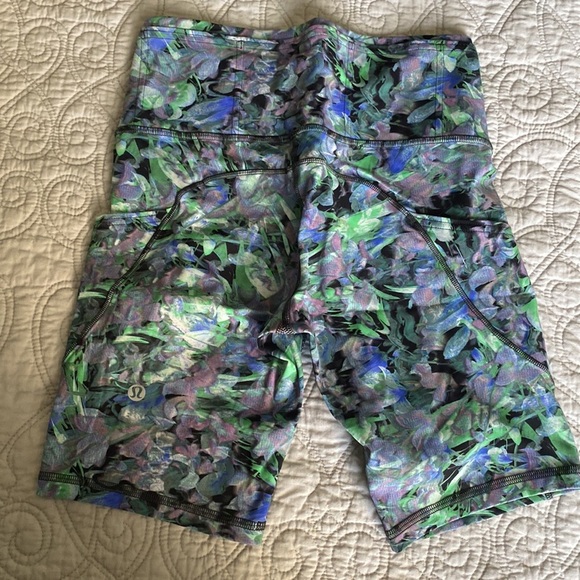 Lululemon Shorts - Picture 3 of 5
